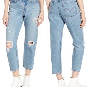 LEVI’S Distressed Wedgie Crop Jeans in Authentically Yours | 23